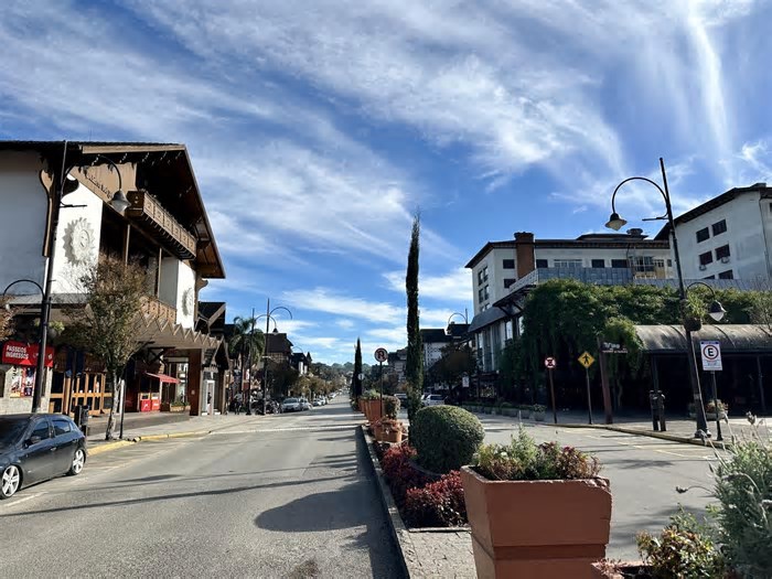 ABORDAGENS EM GRAMADO: O que diz o decreto que proíbe ação de divulgadores e como denunciar irregularidades