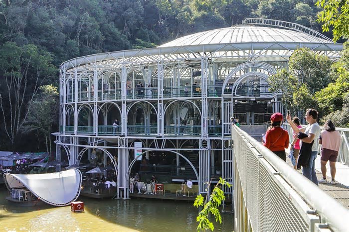 Curitiba e Foz do Iguaçu estão entre os destinos mais procurados para Páscoa