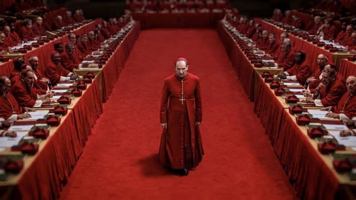 'Conclave': filme sobre eleição de novo Papa volta aos cinemas após morte Francisco