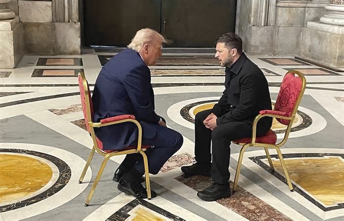 Leitora de lábios revela as palavras que Zelenskyy e Trump trocaram no funeral do Papa