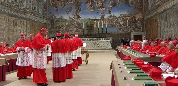 Conclave para eleger novo papa começa em 7 de maio, anuncia Vaticano