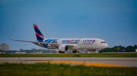 Latam inaugura voo Fortaleza-Lisboa 94% ocupado e fecha exportação de frutas no CE