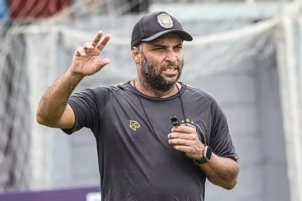 Interino do Amazonas admite atuação ruim:
