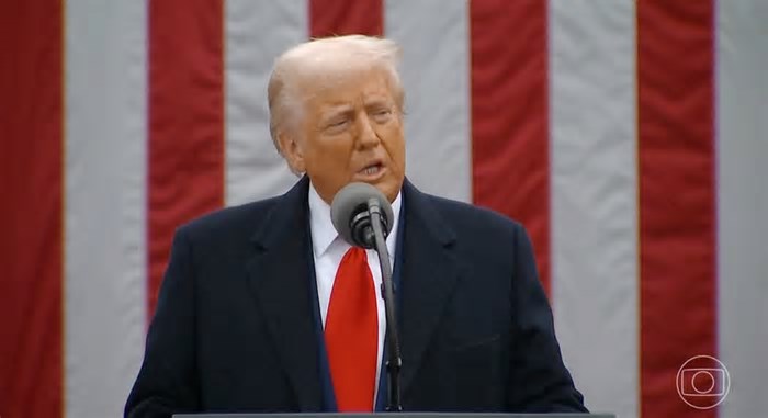 Trump anuncia tarifas sobre produtos importados pelos EUA, segundo ele, para estimular a indústria americana