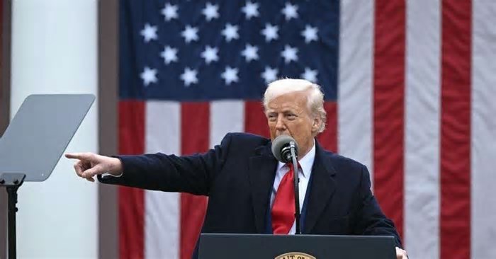 Trump afirma que países que desejam isenções devem retirar suas tarifas