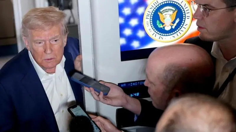 Trump alivia tarifas para smartphones e computadores