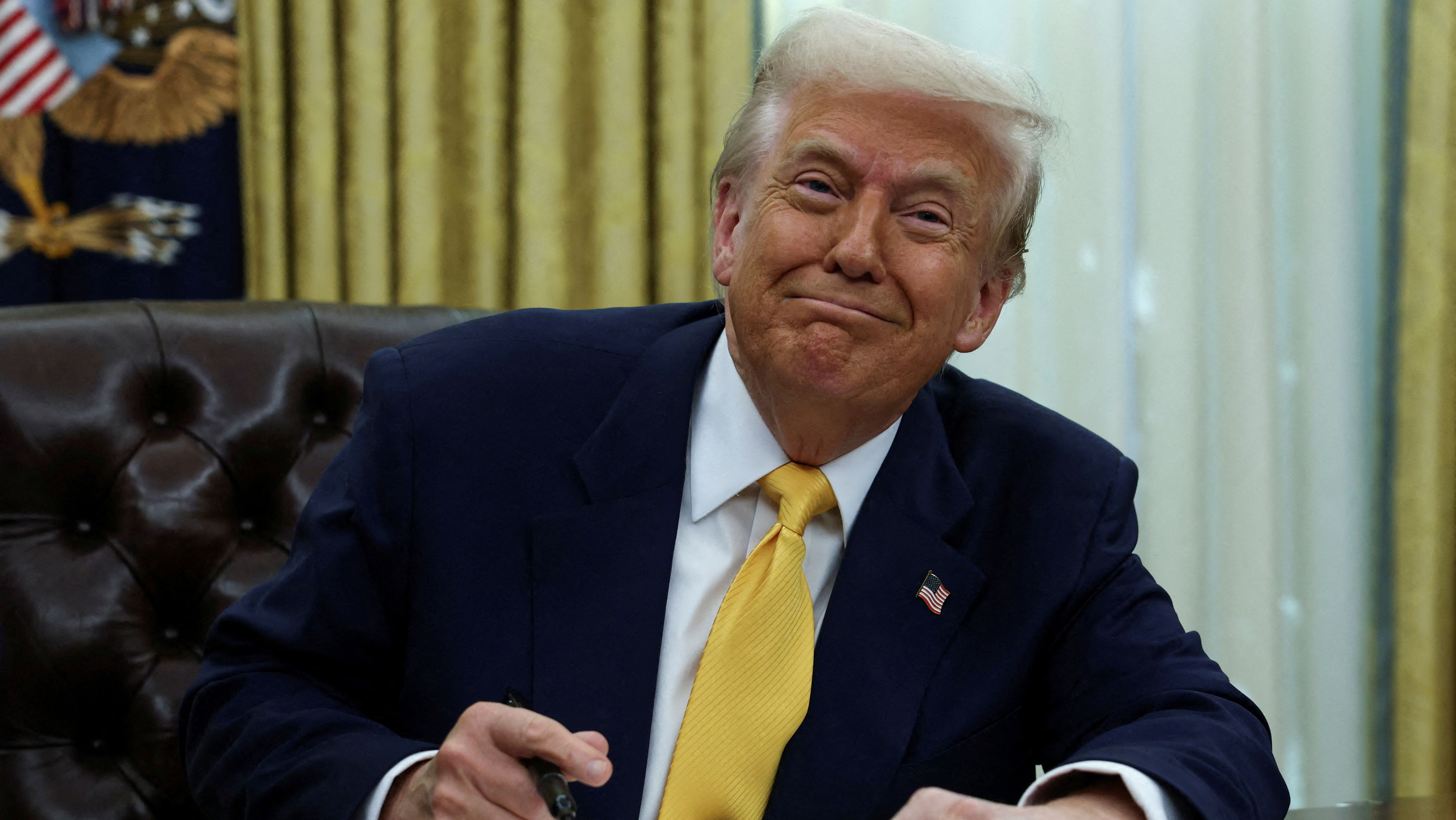 Presidente Trump isenta de tarifas quase 25% das importações da China