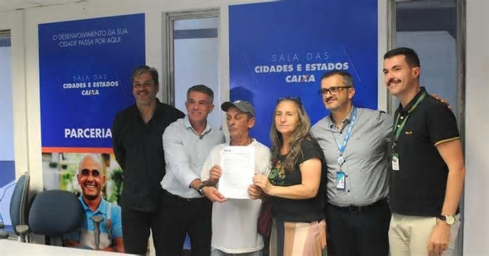 Governo Federal celebra assinatura de 900 contratos do Compra Assistida em Porto Alegre