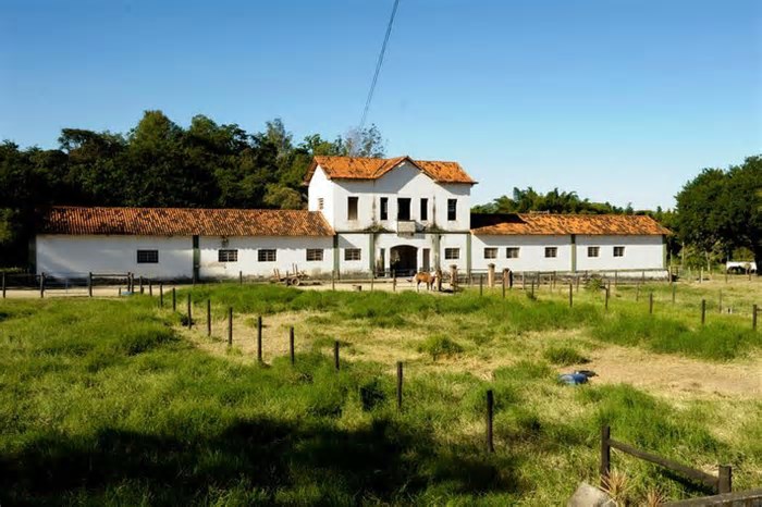 Fazenda onde Chico Xavier trabalhou será reformada e aberta ao público; saiba onde fica