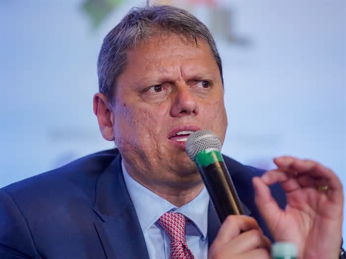 Tarcísio diz que tarifaço de Trump cria oportunidade para SP e elogia postura de Lula