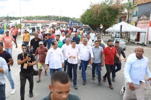 Jerônimo Rodrigues visita a tradicional Feira de Caxixis, em Nazaré