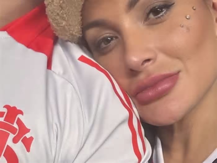 Andressa Urach faz a fila andar e posa com novo affair dois meses após fim de namoro
