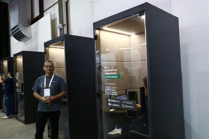 SOUTH SUMMIT BRAZIL: Cabine de trabalho à prova de som e IA que transcreve reuniões: Veja ideias que estão no evento