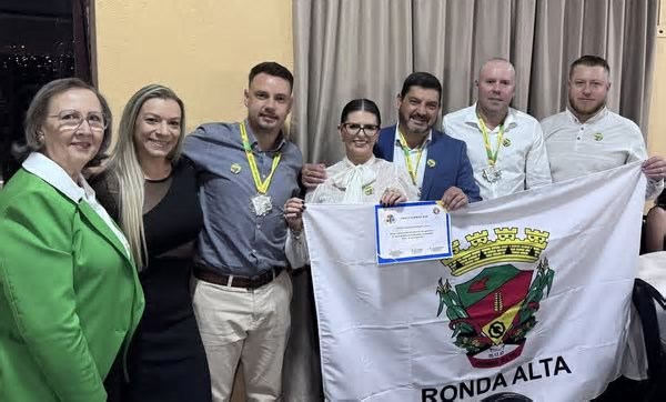Ronda Alta – Prefeito Marcos recebe honraria “Rei de Roma”
