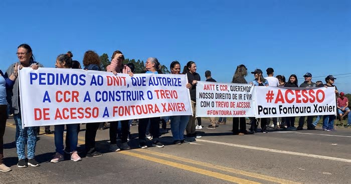 Moradores de Fontoura Xavier e região protestam para manter acesso à cidade na BR-386