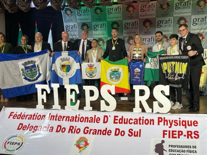 Atleta cerritense recebe honraria Rei de Roma em Porto Alegre