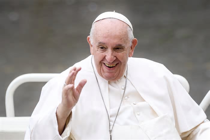 Humoristas brasileiros visitaram o Papa Francisco no Vaticano, em 2024; relembre o encontro