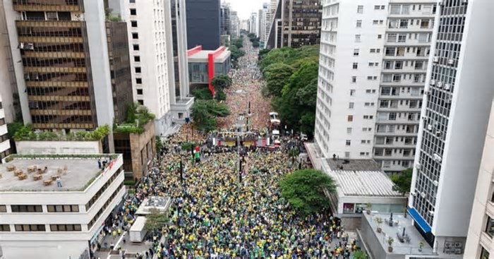 Manifestação na Paulista tem ataque ao STF, defesa da anistia e gritos de 'volta, Bolsonaro'