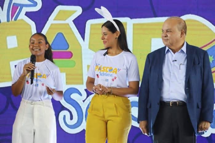 Jovem selecionada no programa Meninas em Ação tem dia de primeira-dama do DF