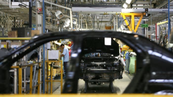 Anfavea estima queda de investimentos no setor automotivo brasileiro