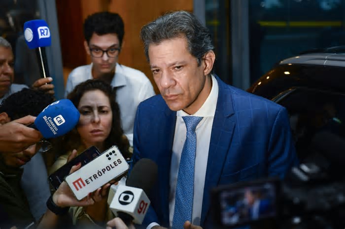 Haddad sobre tarifaço: “No incêndio, estamos perto da porta de saída”