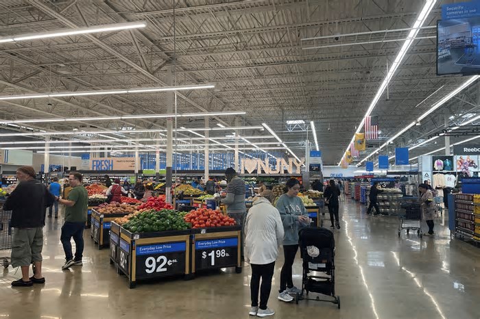 Consumidores dos EUA emulam apocalipse e estocam alimentos antes de tarifas