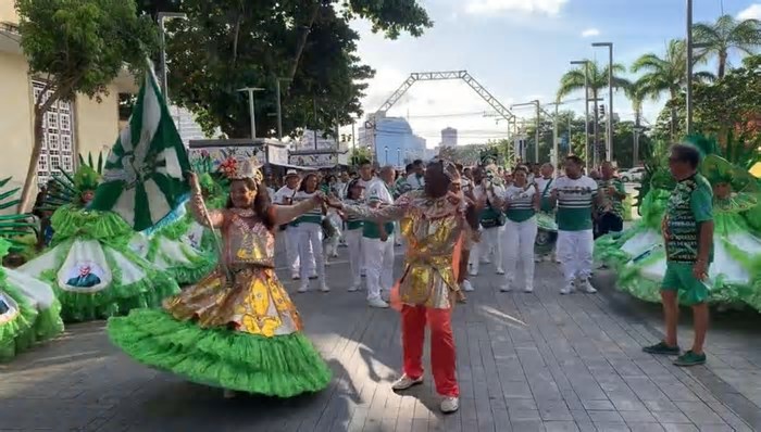 Festa dos Tambores reúne cortejo de afoxé no pólo cultural da Bomba do Hemetério