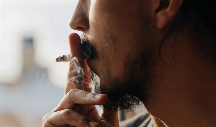 Álcool, cigarro e sedentarismo afetam saúde mais cedo do que se imaginava, diz estudo