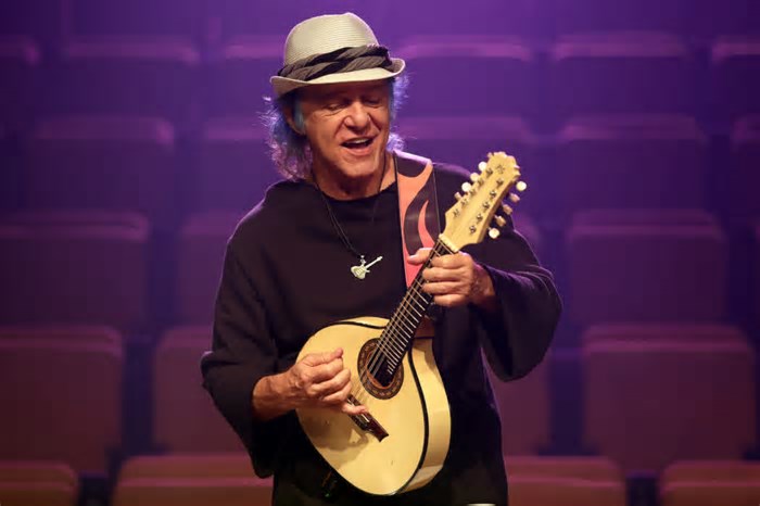 Armandinho desembarca neste sábado em BH com o show “Eternos Dodô e Osmar”
