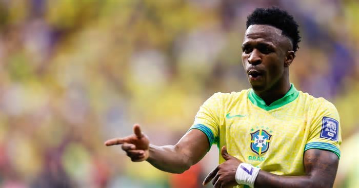 Seleção Brasileira já usou camisa vermelha em duas ocasiões; saiba o motivo