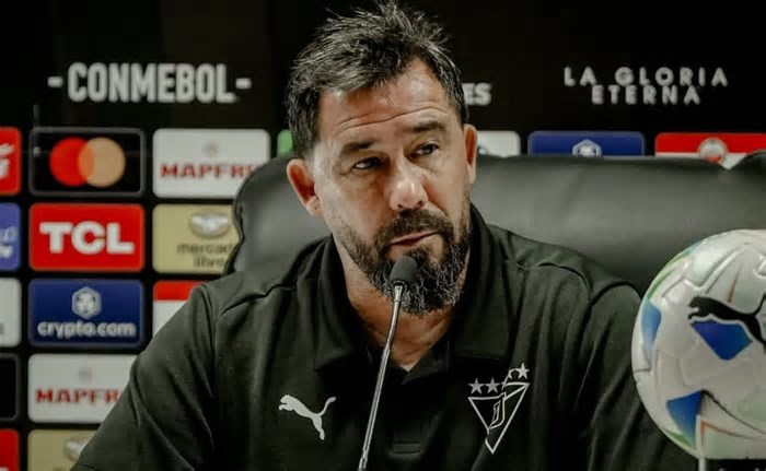 Pablo Sánchez, técnico da LDU, revela motivo de não ter perdido para Flamengo: “Se tivéssemos decidido usar dois atacantes”