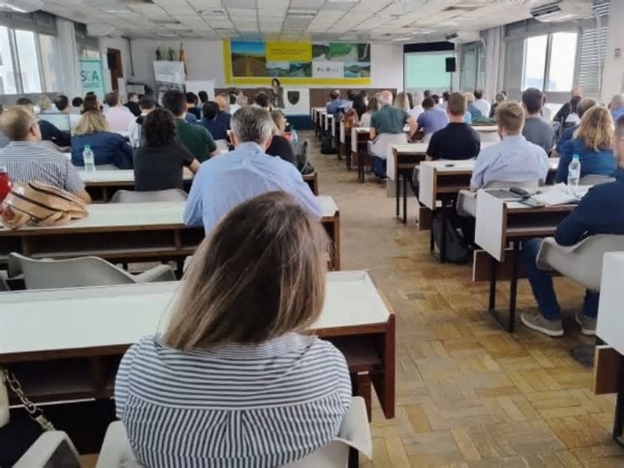 Encontro no Daer destaca informações técnicas para a execução de obras rodoviárias após enchentes