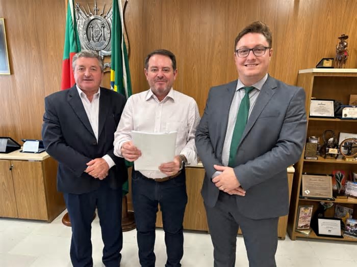 Constantina – Prefeito Cristian R. Bratz busca avanços para o turismo em agenda na SETUR em Porto Alegre
