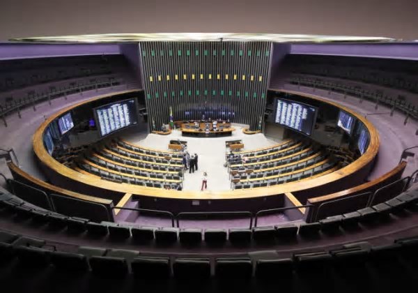 PL da Anistia avança na Câmara, mas ainda depende de aval do plenário