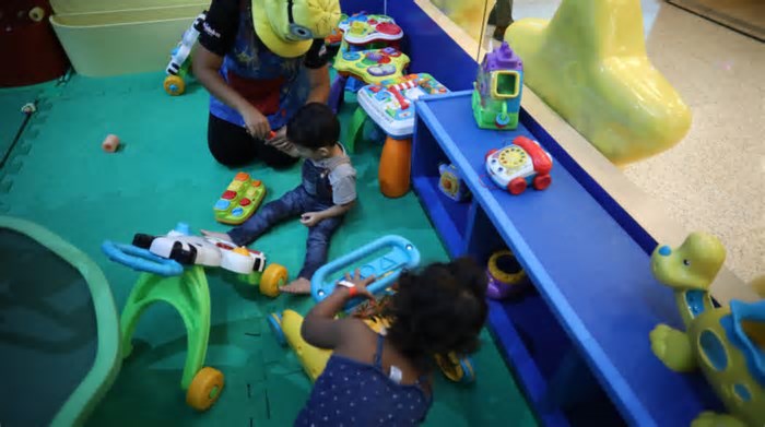 Crianças acolhidas temporariamente por famílias celebram a Páscoa em Fortaleza