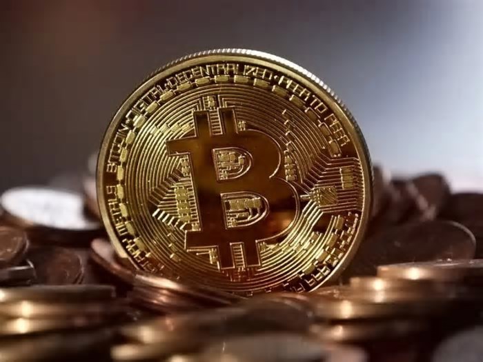 Criptomoedas: bitcoin avança e testa retomada dos US$ 95 mil em contexto de volatilidade