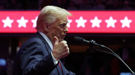 Nova pesquisa mostra popularidade de Trump em declínio nos EUA
