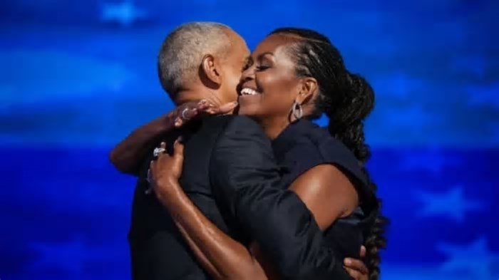 Michelle Obama critica boatos sobre divórcio em podcast