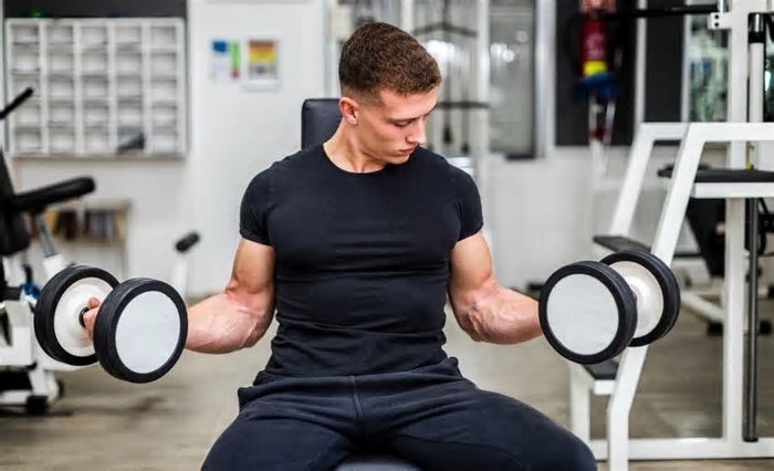 Repetições rigorosas ou enganosas: a ciência descobre a chave para ganhar mais massa muscular