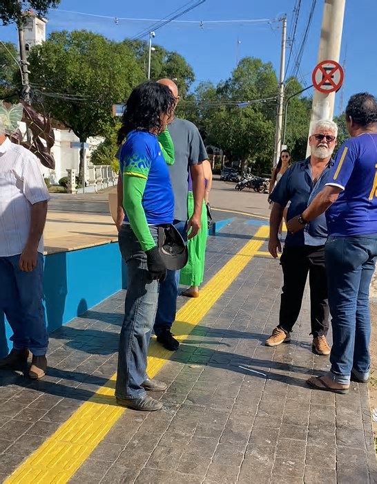 Patriotas independentes realizam ato por anistia aos presos do 8 de janeiro em frente à ALEAC