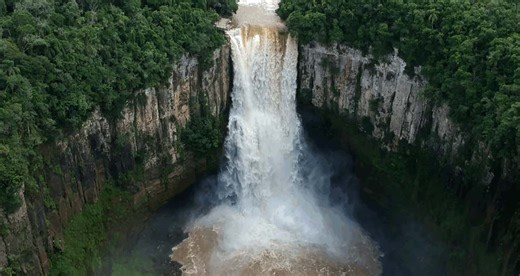 Cidadezinha escondida no Sul do Brasil é paraíso das cachoeiras gigantes