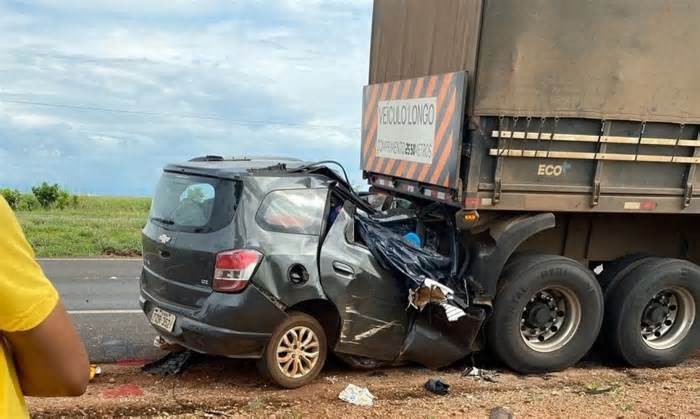 Acidente deixa cinco vítimas fatais na BR-365, em Monte Alegre de Minas