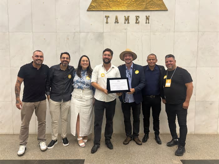 João Campos recebe título de cidadão honorário de Contagem em evento em BH