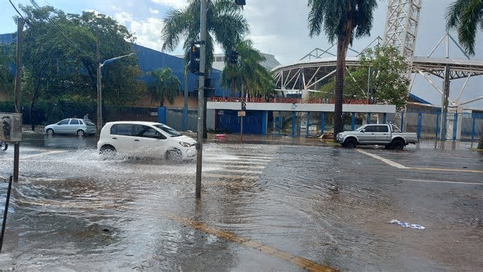 Prefeitura discute plano de drenagem urbana de Goiânia em audiência pública