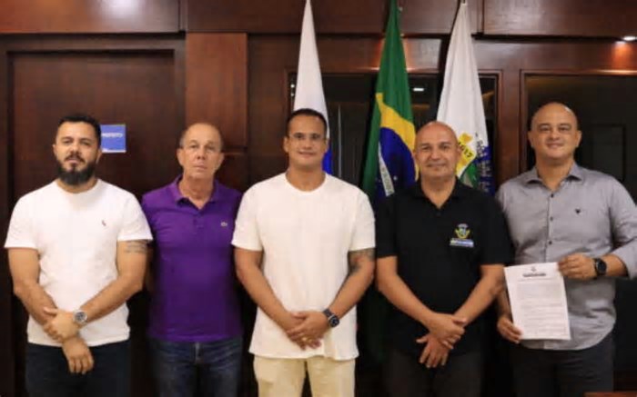 Prefeito Fábio do Pastel assina termo para instalação da primeira indústria de São Pedro da Aldeia