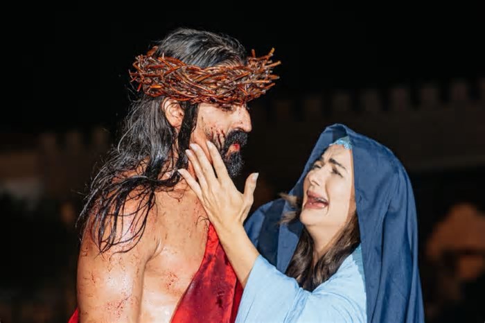Com 12 mil espectadores, vila em Aracati realiza apresentação da Paixão de Cristo