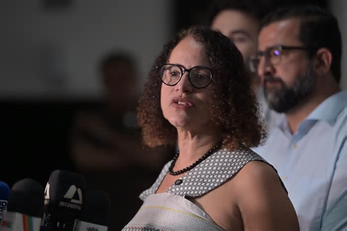 Ministra da Ciência e Tecnologia se reúne com o prefeito de Belo Horizonte