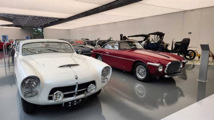 CARDE amplia acervo com modelos exclusivos da Ferrari, Pegaso e Tucker