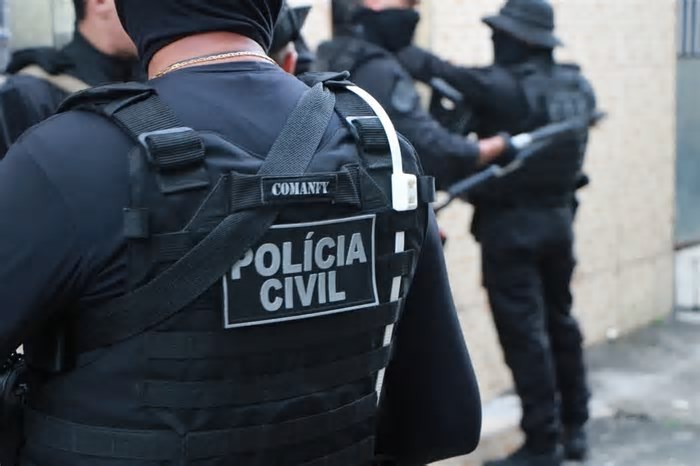 Segurança é reforçada em bairro de Salvador após incêndio de 6 carros