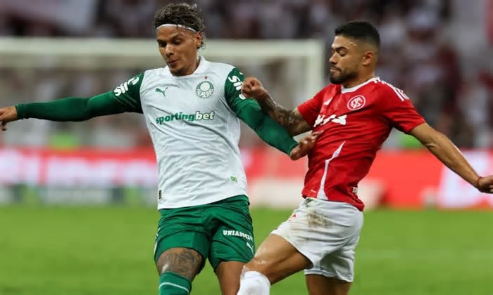 Inter perde para o Palmeiras no Brasileirão e tem sequência invicta encerrada